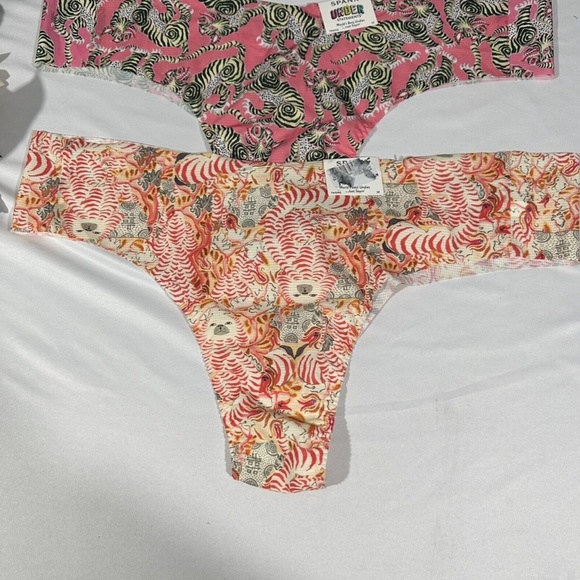 NWT $40 Spanx [ PLUS 3X ] Breathable Under Statements‎ Thong in Dog & Zebra - Picture 4 of 16